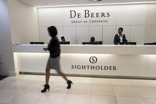 De Beers CEO sees stable natural diamond supply, decent industry